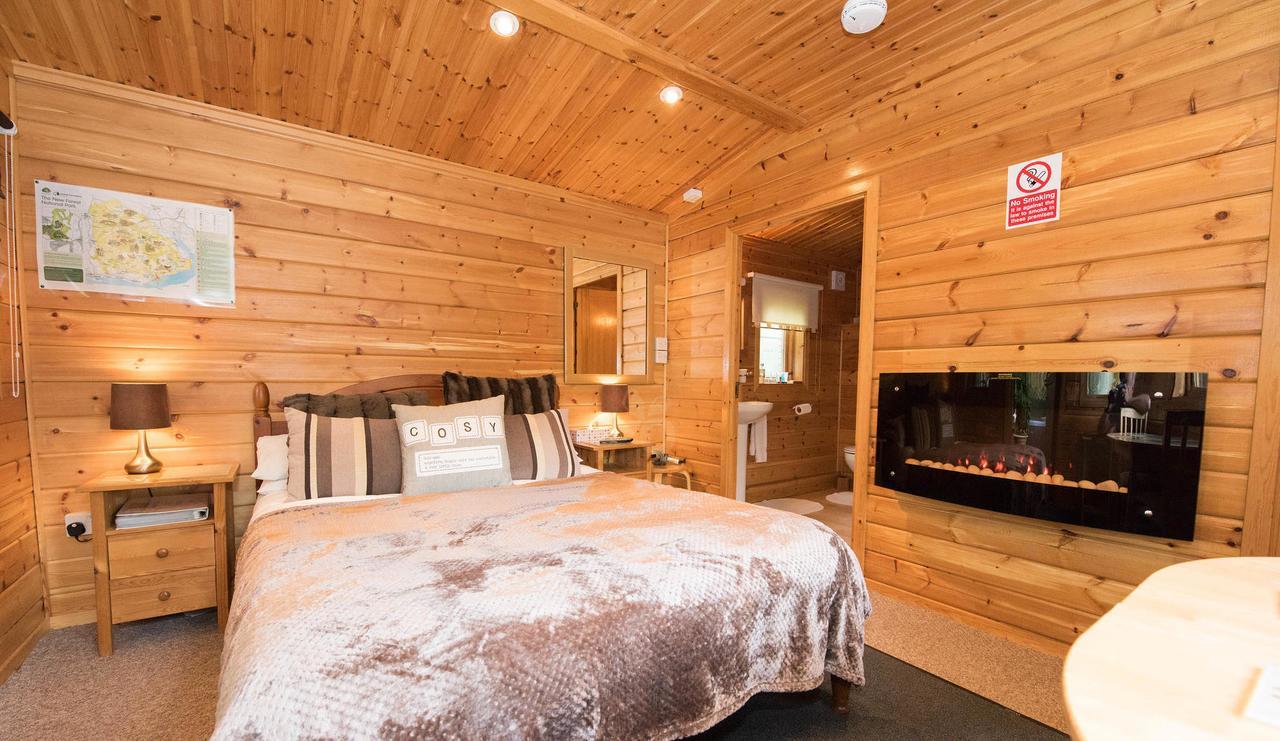 Cypress Log Cabins Accommodation Godshill  Exterior foto