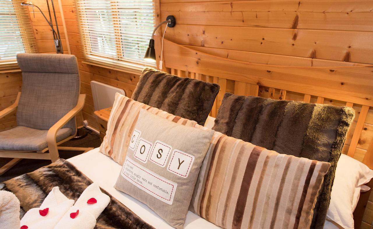 Cypress Log Cabins Accommodation Godshill  Exterior foto